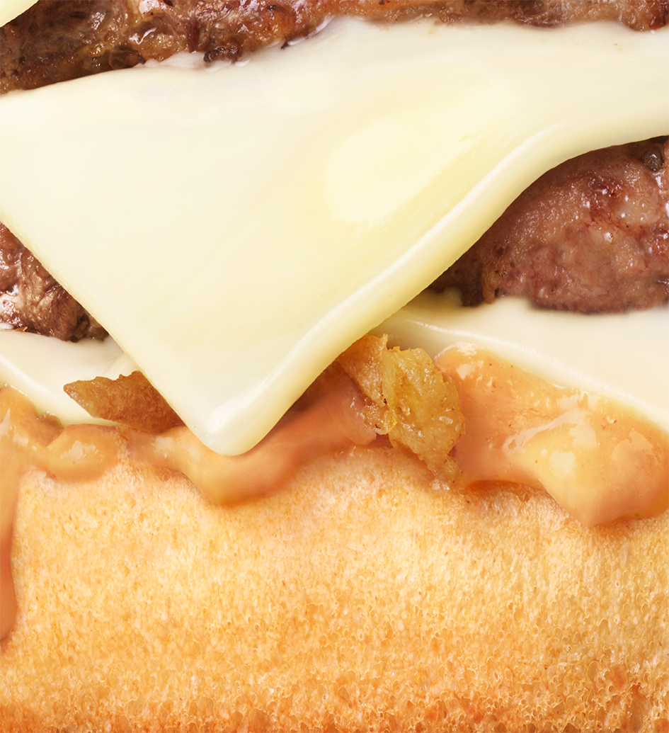 Emmental topit, carne de vită și ceapă crocantă